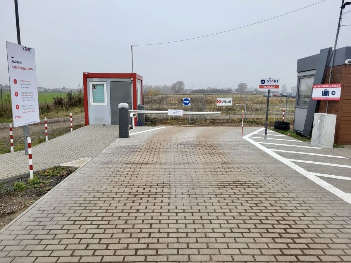Zdjęcie START Parking PLUS Parking 24h lotnisko Poznań