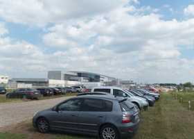 Zdjęcie parkingu Oficjalny parking P5/P6 przy lotnisku