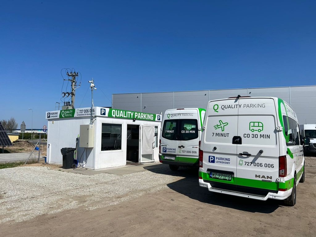 Zdjęcie parkingu Q-Park na lotnisku Poznań Ławica
