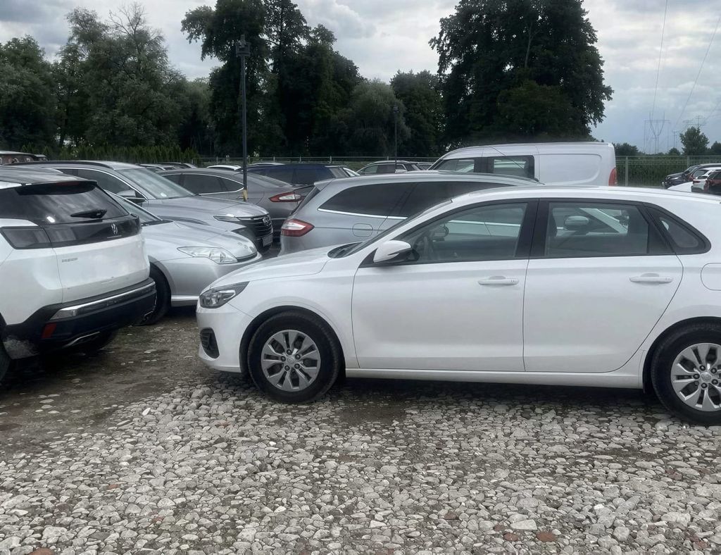 Parking Dąbrowa - lotnisko Poznań-Ławica (POZ) - zdjęcie 5