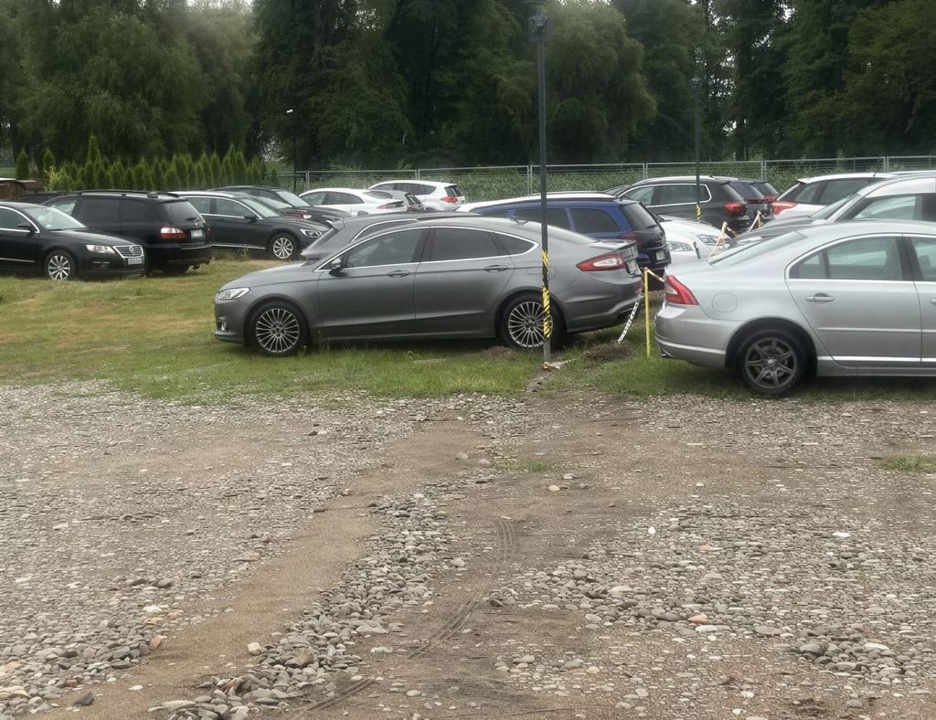 Parking Dąbrowa - lotnisko Poznań-Ławica (POZ) - zdjęcie 2