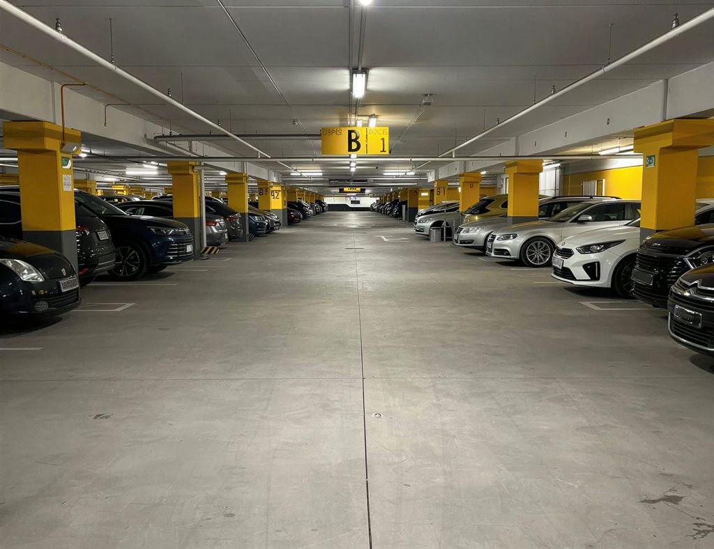 MarcelinPark - zadaszony parking lotnisko Poznań-Ławica (POZ) - zdjęcie 3