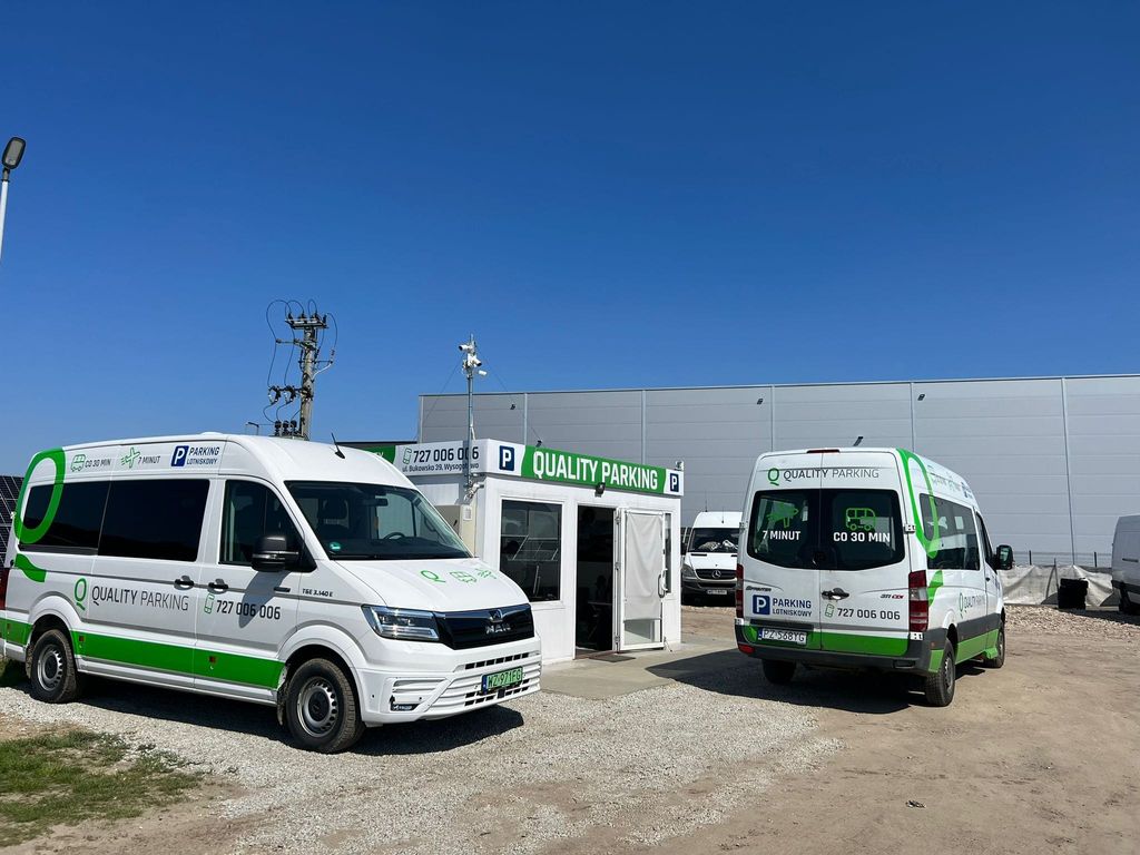 Zdjęcie parkingu Q-Park na lotnisku Poznań Ławica