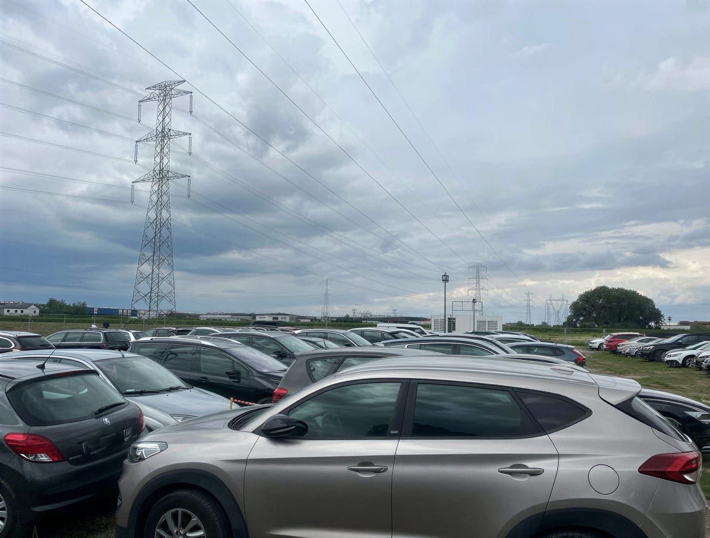 Parking Dąbrowa - lotnisko Poznań-Ławica (POZ) - zdjęcie parkingu